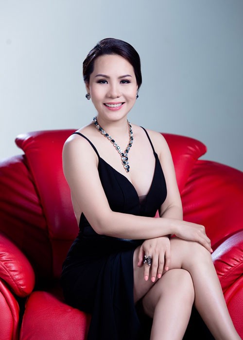 Nu hoang Kim Chi khoe vai tran quyen ru-Hinh-6